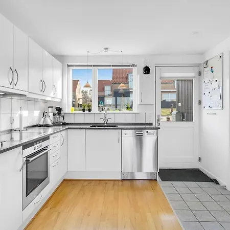 Two-bedroom In Tranekar *